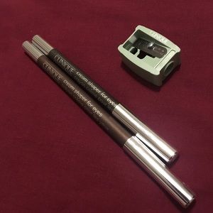 Clinique “cream shaper for eyes” eyeliner